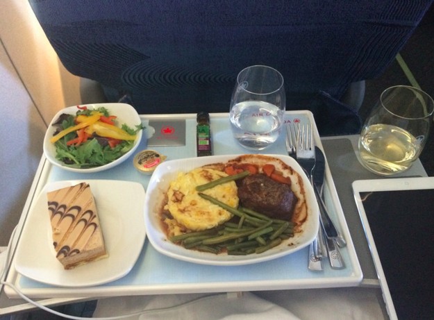 economy-vs-first-class-01-10