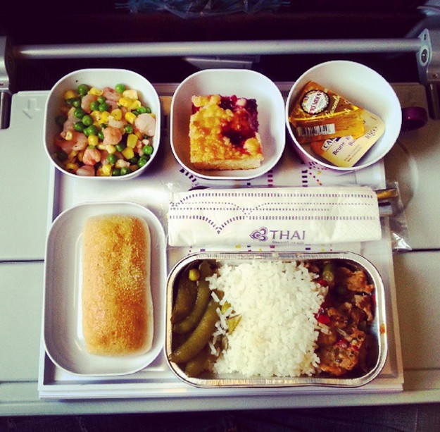 economy-vs-first-class-01-27