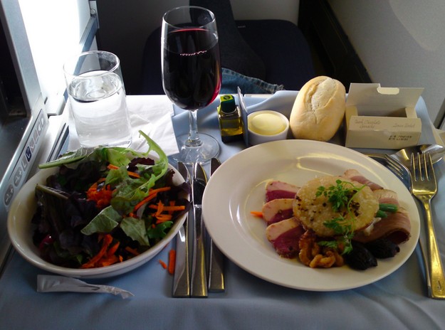 economy-vs-first-class-01-5