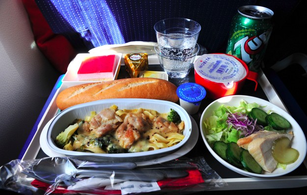 economy-vs-first-class-01-8