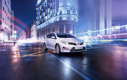 Hybrid-Love-Toyota-feat