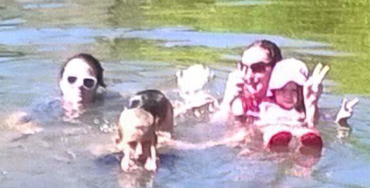 031115ghostphotobomb_fi